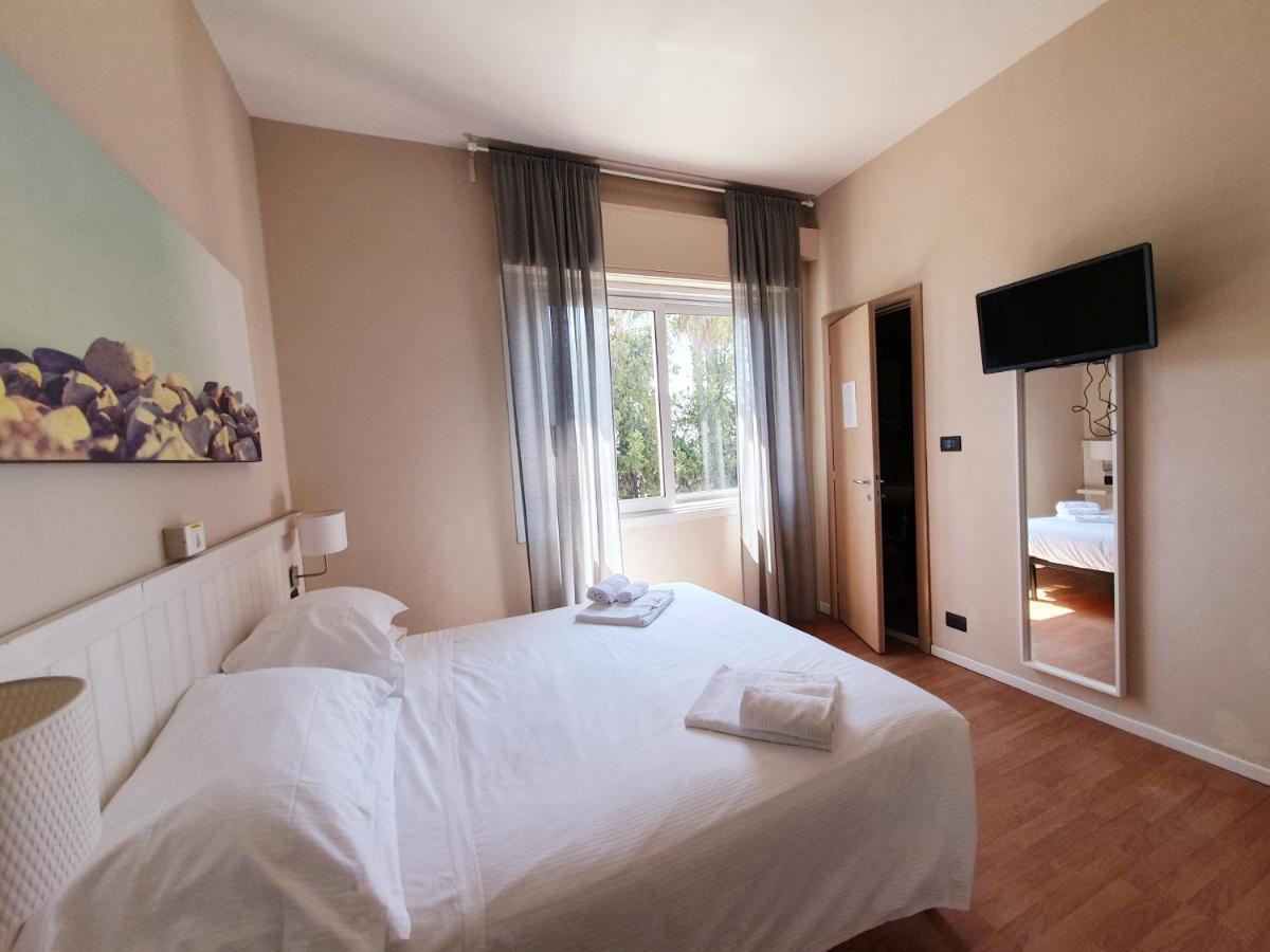 Vela Bianca H & R Hotel ดิอาโนมารีนา ภายนอก รูปภาพ